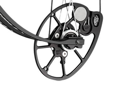 Новая система блоков DYAD AVS имеет два дополнительных груза, что придает большую скорость и уменьшает вибрацию. Mathews единственная компания использующая систему самосинхронизации блоков, Ваш лук всегда будет работать в векторной плоскости выстрела.