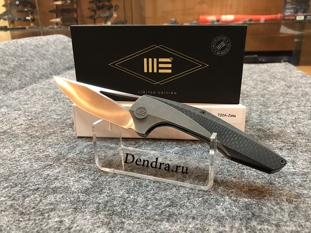 Нож складной We Knife  ZETA 720A, цвет серый, сталь M390, длина клинка 93 мм, рукоять титан/карбон, frame lock