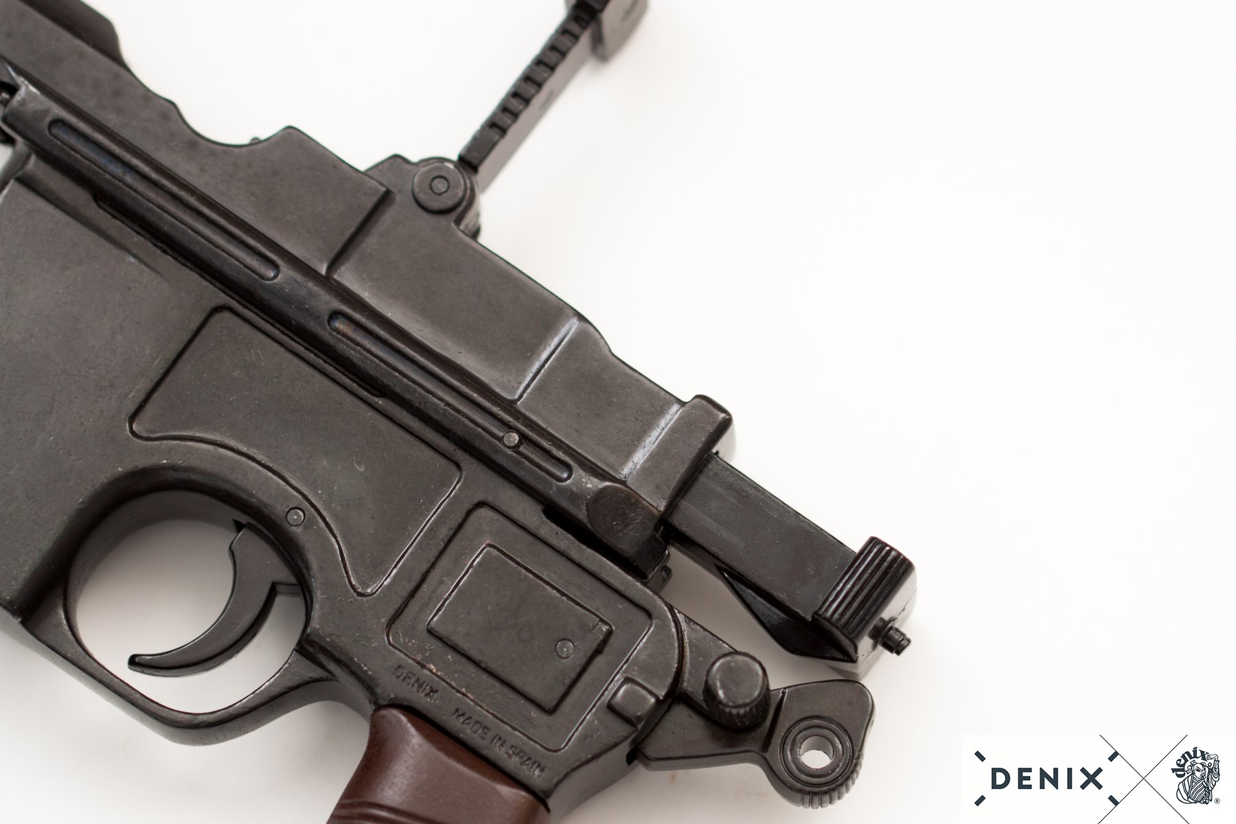 Маузер К96 самозарядный пистолет, колибр 7,63, разработан в 1896 г  с пластиковыми накладками