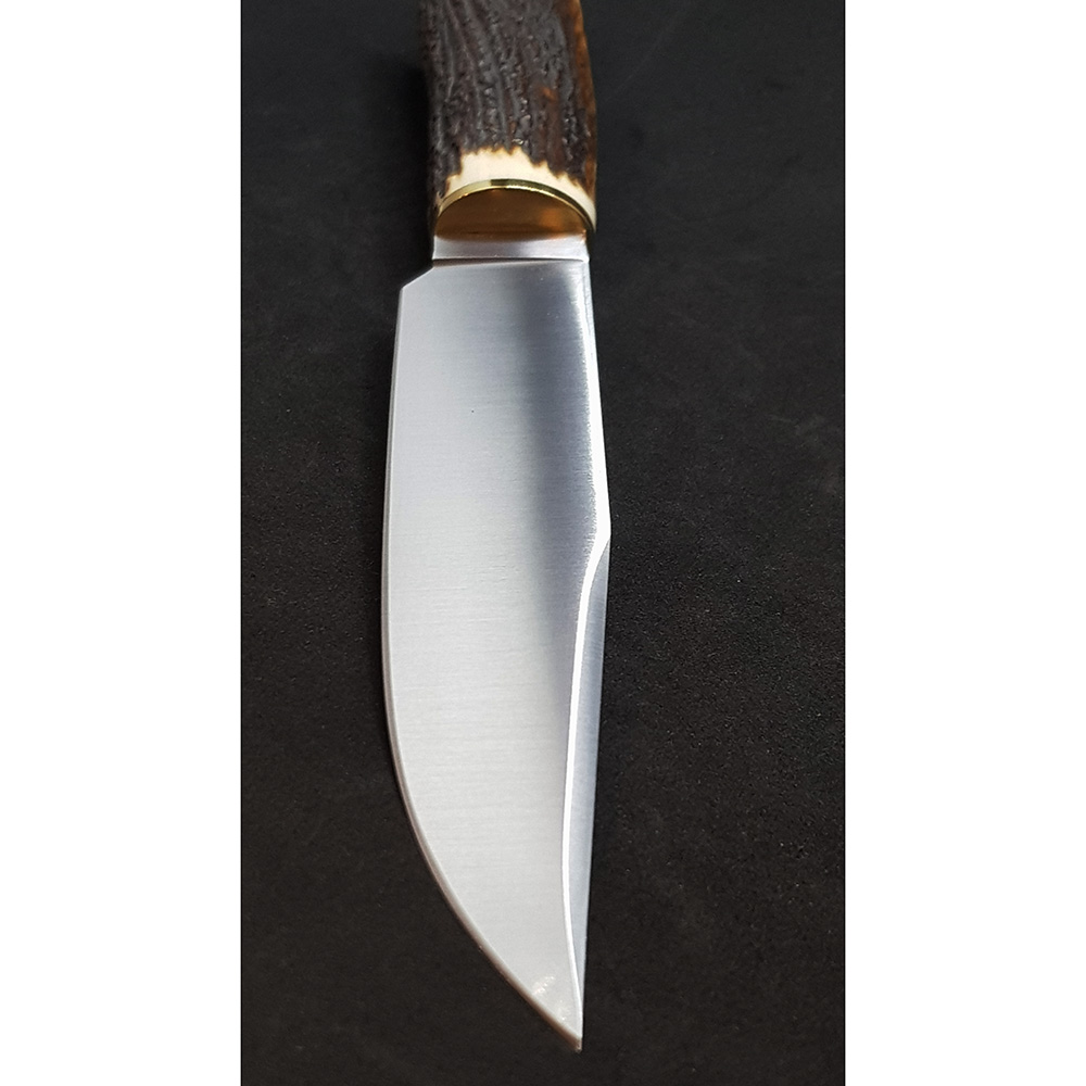 Нож "SARRIO" с фикс клинком длиной 19 см, рукоять рог оленя, ножны кожа