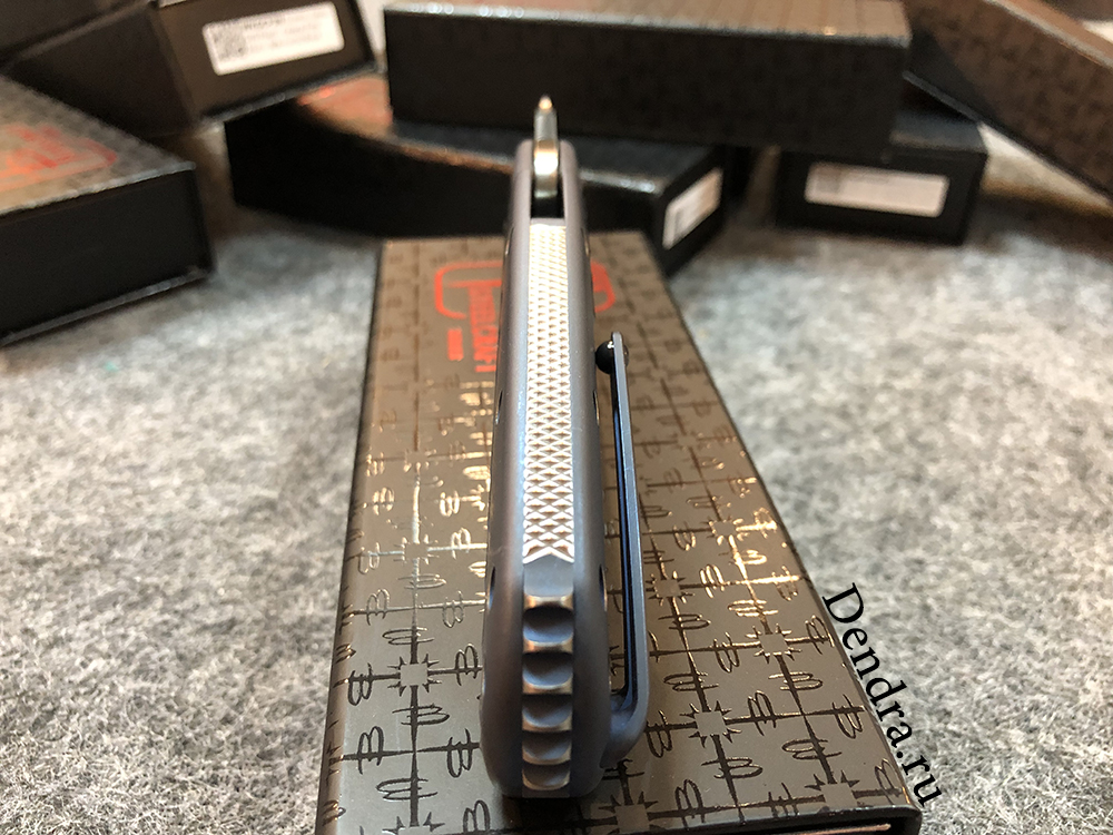 Нож Bodega, сталь CPM-S35VN, длина клинка 3.875″, покрытие клинка DLC/сатин, рукоять титан, синяя с Нож Bodega, сталь CPM-S35VN, длина клинка 3.875″, покрытие клинка DLC/сатин, рукоять титан, синяя с