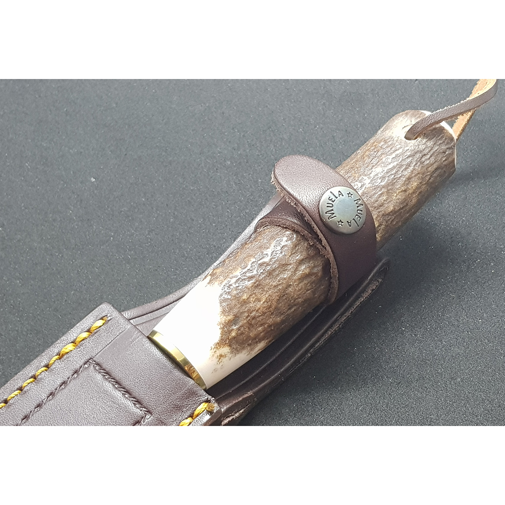 Нож "BRACO" с фикс клинком длиной 11 см, рукоять рог оленя, ножны кожа