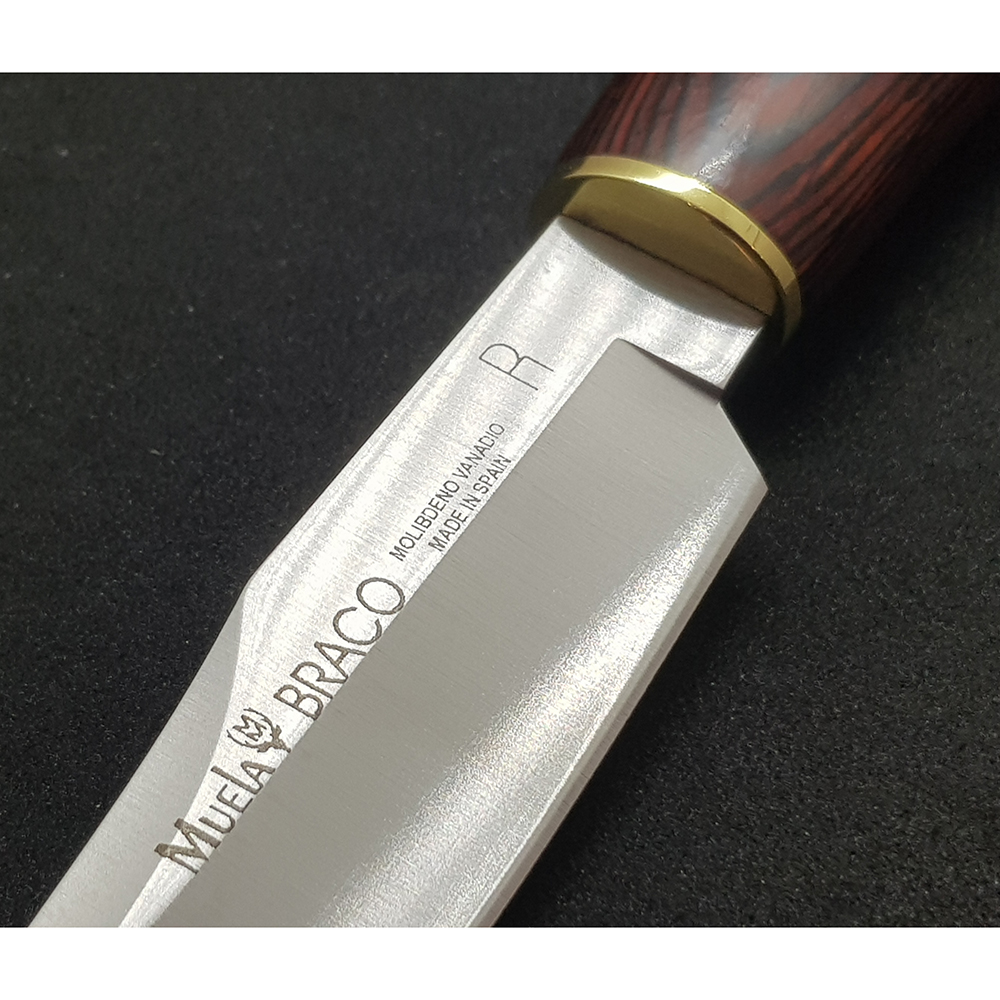 Нож "BRACO" с фикс клинком длиной 11 см, рукоять красная микарта, ножны кожа