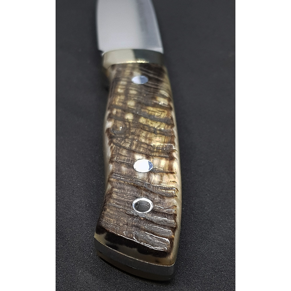 Нож "KODIAK" с фикс клинком длиной 10 см, рукоять рог с 3Д обработкой, ножны черная кожа