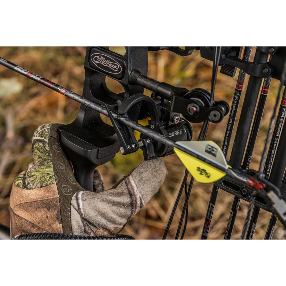 Полочка падающая для блочного лука Surge, правая, цвет черный