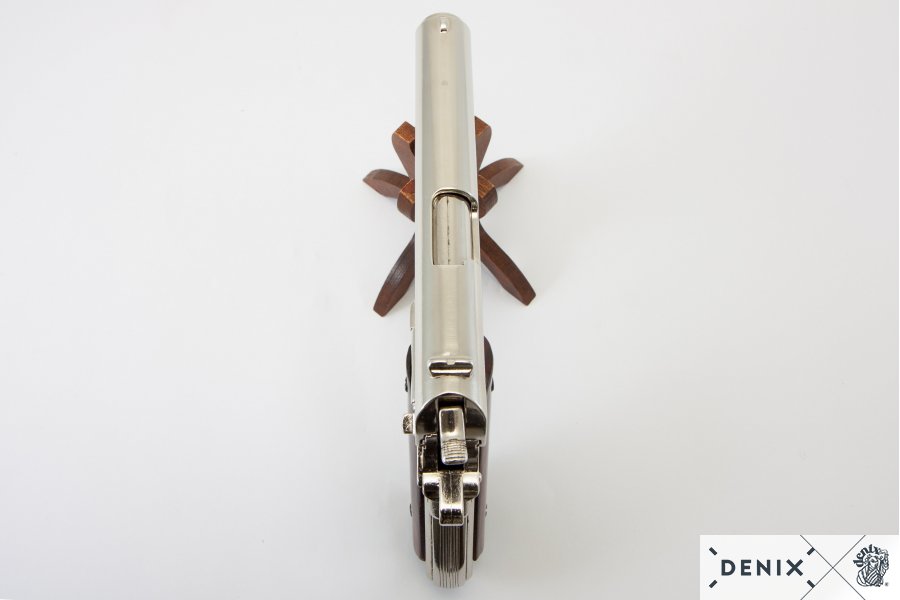 Пистолет автоматический M1911A1, .45 калибра, никелерованный, накладки из дерева, США, 1911 (1-я и 2 Пистолет автоматический M1911A1, .45 калибра, никелерованный, накладки из дерева, США, 1911 (1-я и 2