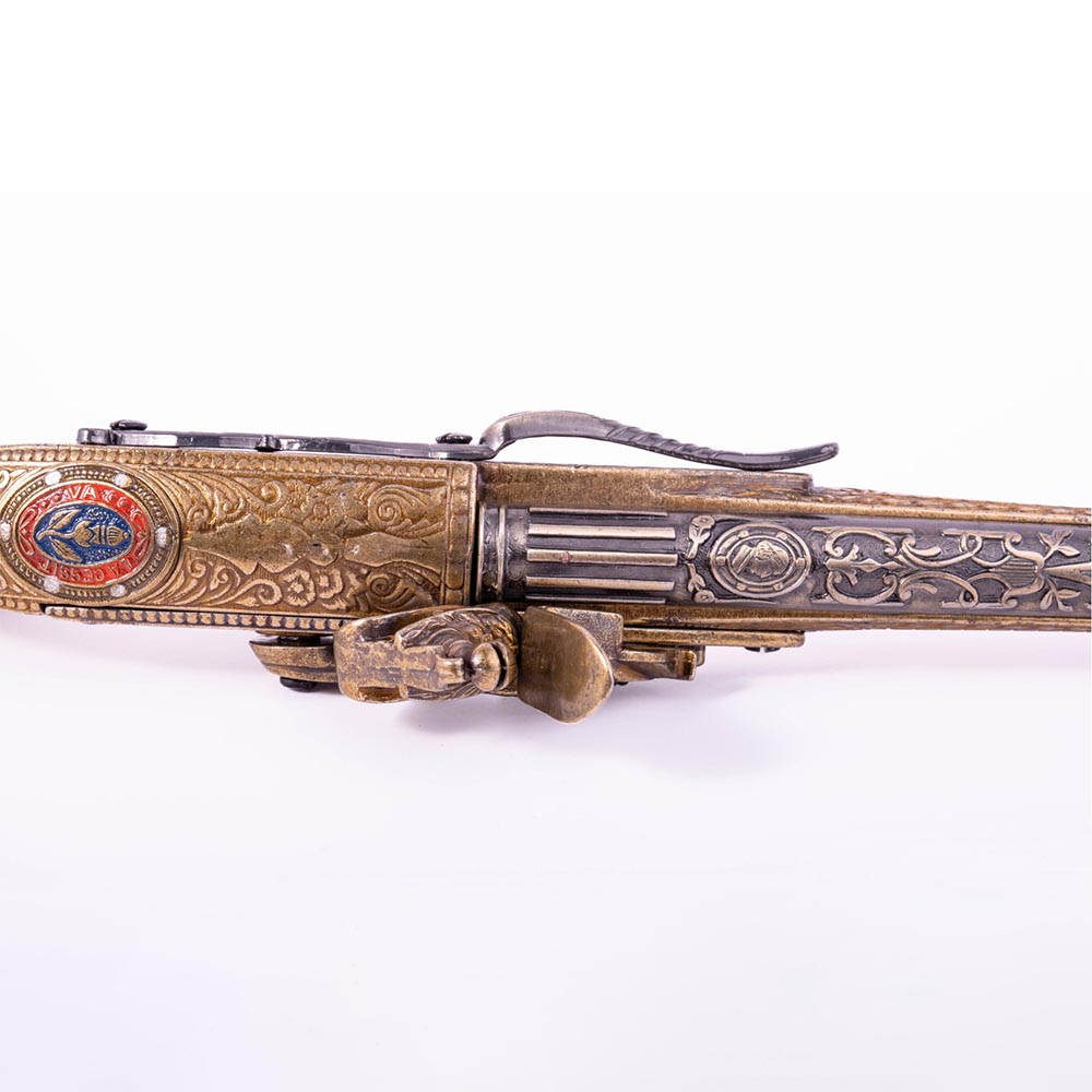 Пистолет кремневый, Шотландия, 1760 г., цвет золотистый