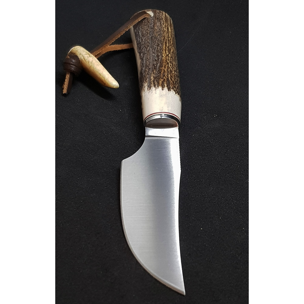 Нож "BEAGLE" с фикс клинком длиной 11см, рукоять рог оленя, ножны кожа Нож "BEAGLE" с фикс клинком длиной 11см, рукоять рог оленя, ножны кожа