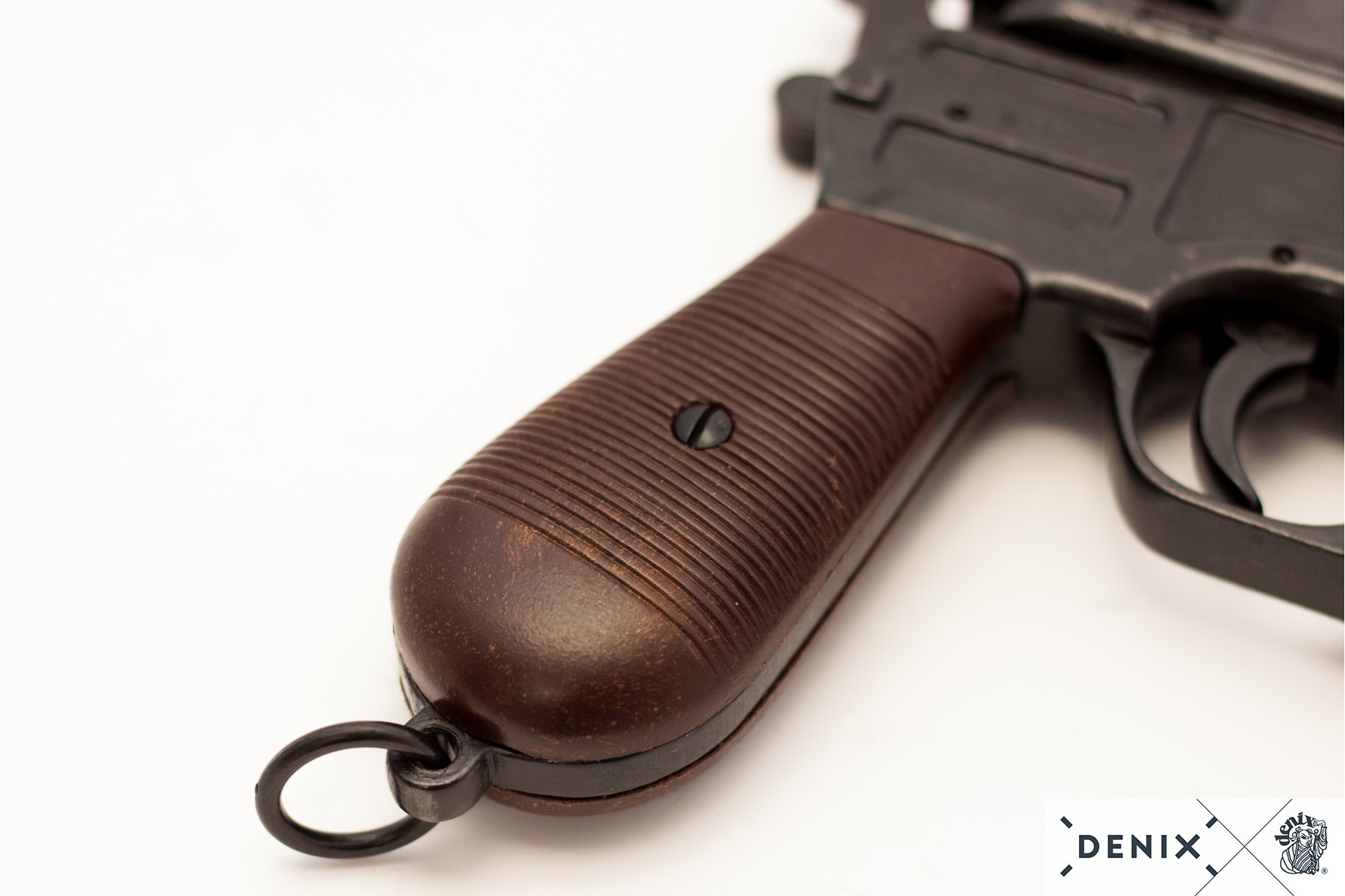 Маузер К96 самозарядный пистолет, колибр 7,63, разработан в 1896 г  с пластиковыми накладками