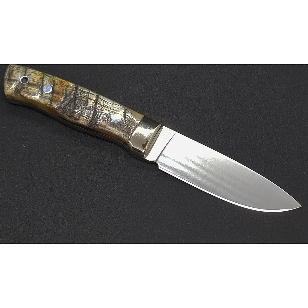 Нож "KODIAK" с фикс клинком длиной 10 см, рукоять рог с 3Д обработкой, ножны черная кожа