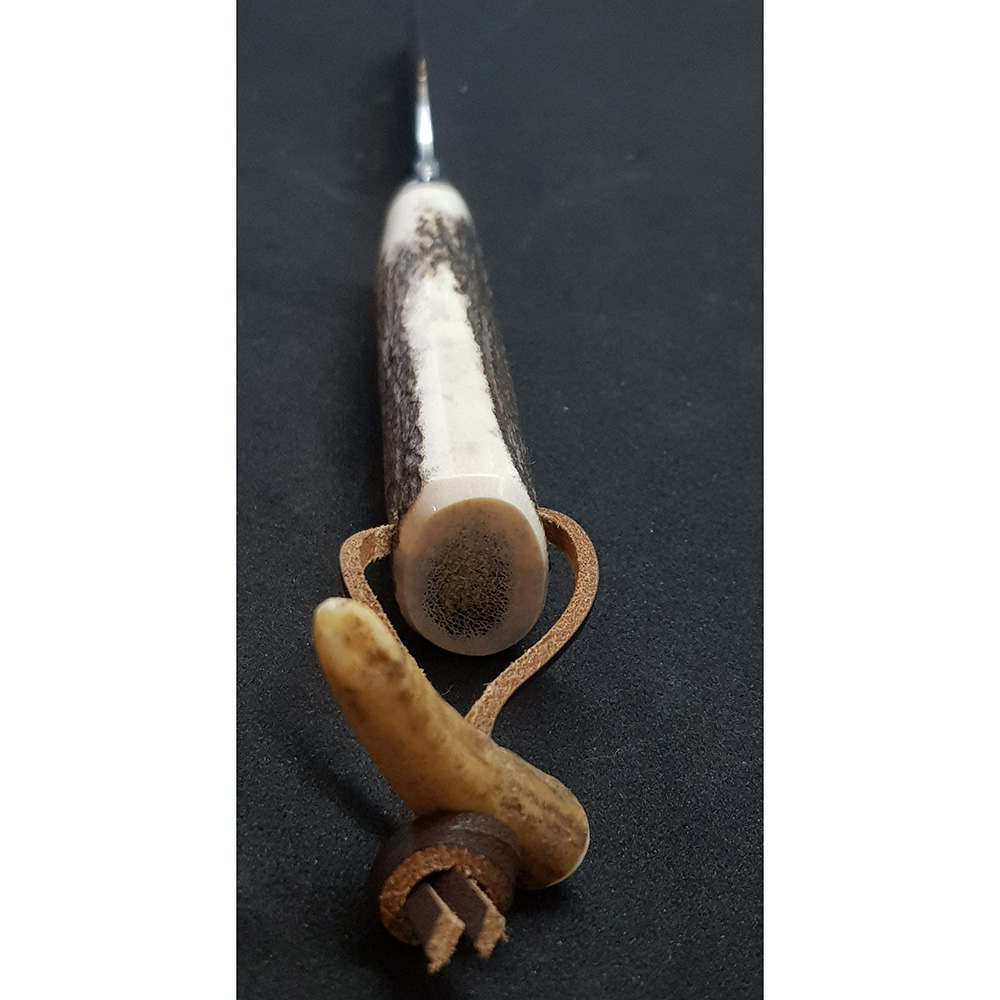 Нож "BEAGLE" с фикс клинком длиной 11см, рукоять рог оленя, ножны кожа Нож "BEAGLE" с фикс клинком длиной 11см, рукоять рог оленя, ножны кожа