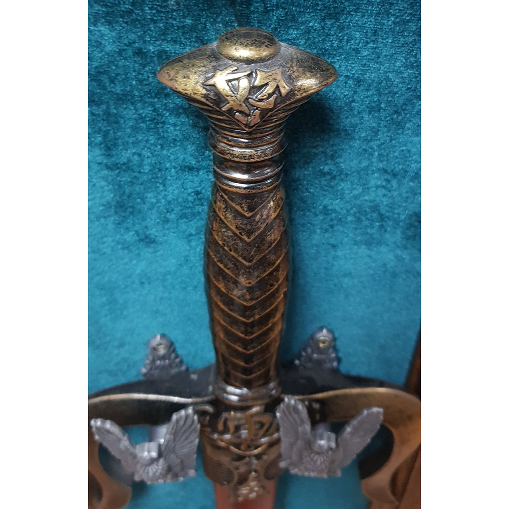 Дага в красных ножнах на стенде