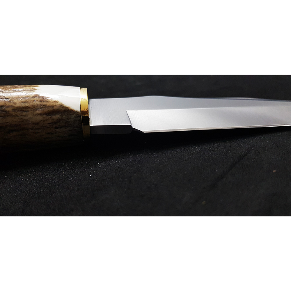 Нож "GRED" с фикс клинком длиной 17 см, рукоять рог оленя, ножны кожа