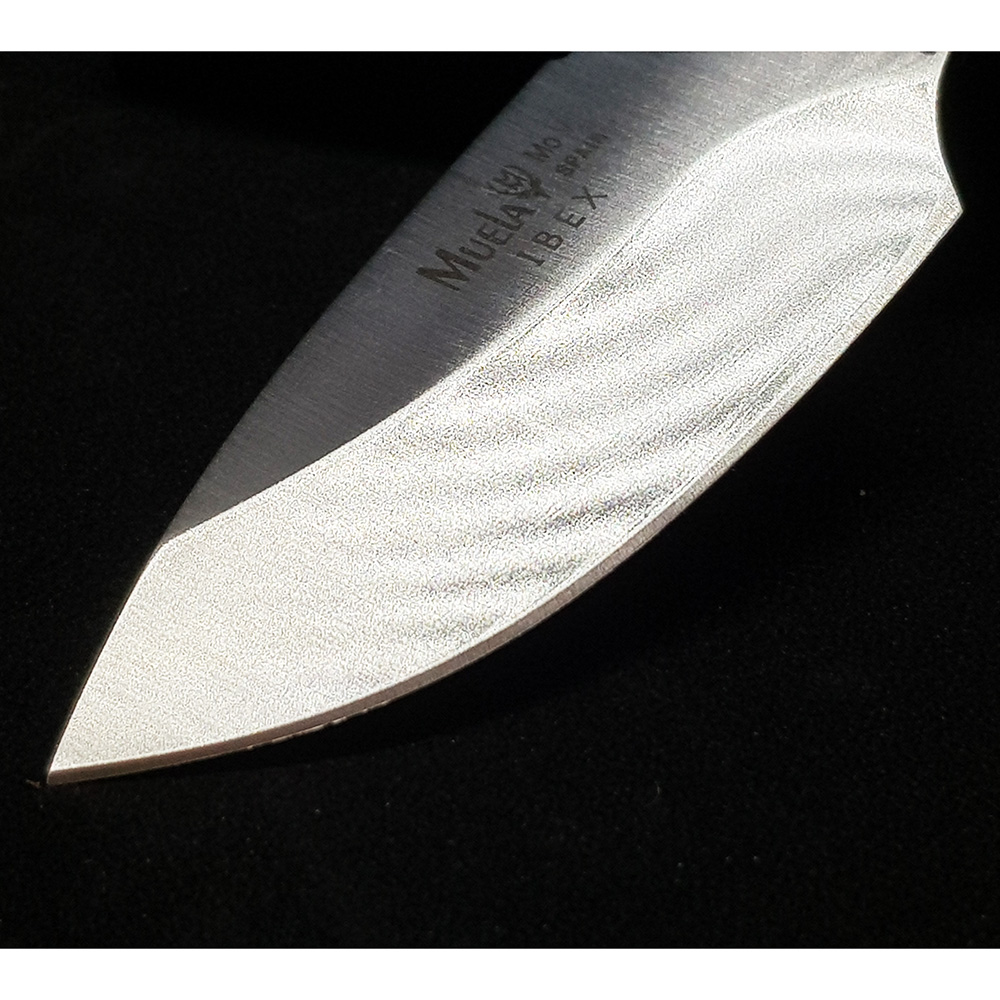 Нож-скиннер "IBEX", клинок 7,5 см, рукоять красная микарта, ножны кожа