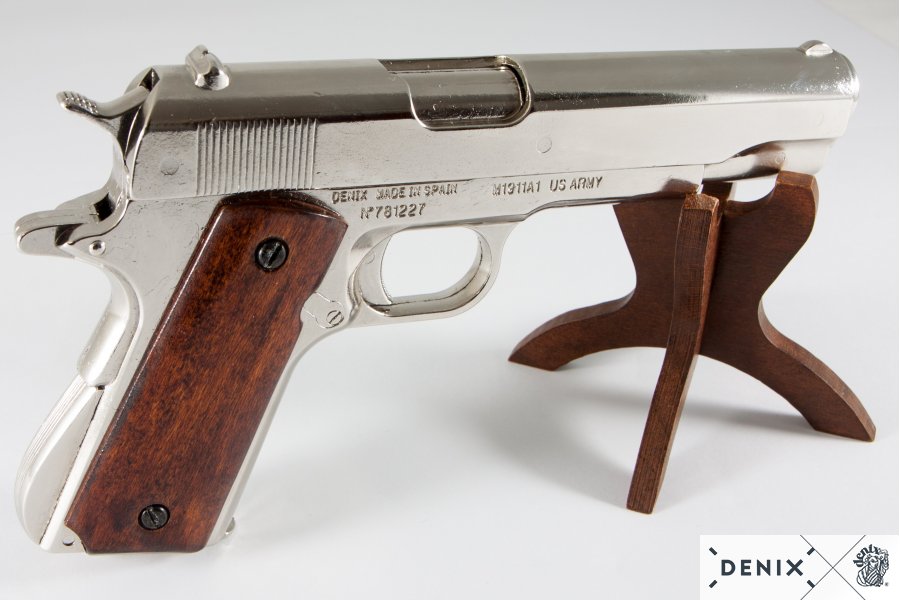Пистолет автоматический M1911A1, .45 калибра, никелерованный, накладки из дерева, США, 1911 (1-я и 2 Пистолет автоматический M1911A1, .45 калибра, никелерованный, накладки из дерева, США, 1911 (1-я и 2