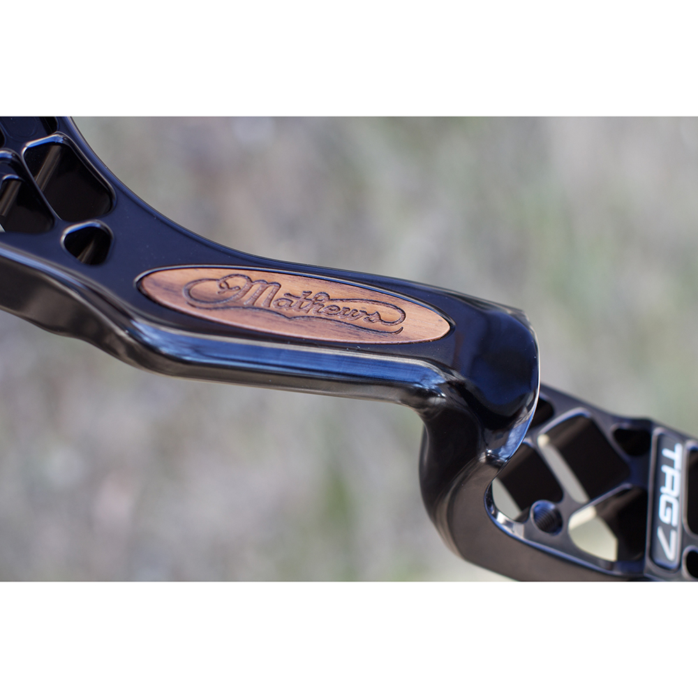 Лук блочный NO CAM TRG7, начальная скорость 321 фут в сек, сила 60 lbs, для праворуких, длина натяже