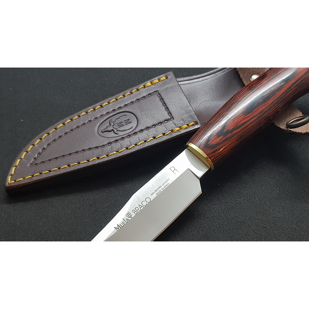Нож "BRACO" с фикс клинком длиной 11 см, рукоять красная микарта, ножны кожа