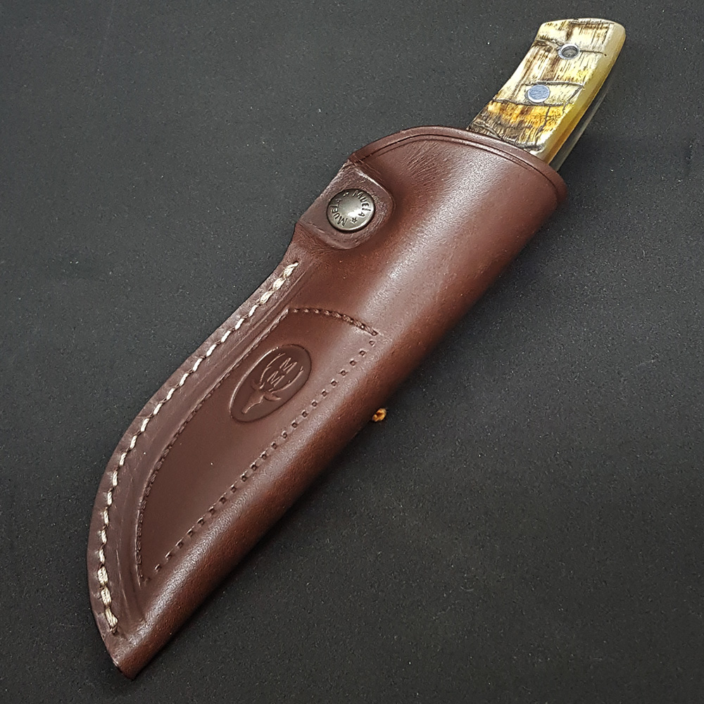 Нож "KODIAK" с фикс клинком длиной 10 см, рукоять рог с 3Д обработкой, ножны черная кожа