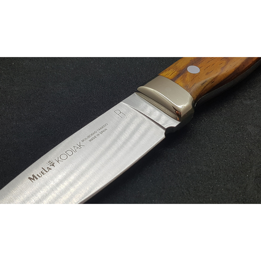 Нож "KODIAK" с фикс клинком длиной 10 см, рукоять красное дерево кокоболо, ножны кожа Нож "KODIAK" с фикс клинком длиной 10 см, рукоять красное дерево кокоболо, ножны кожа