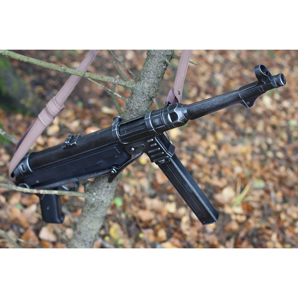 Автомат MP-40, 9мм, Германия 1940 г., 2-я Мировая Война), с ремнем, состаренный.