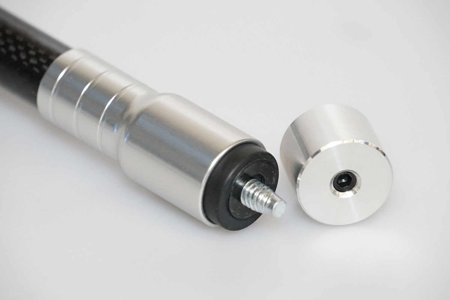 Стабилизатор для лука Avencee Doinker Supreme Carbon, длина 30", вес 147 гр, цвет черный, грузик сер