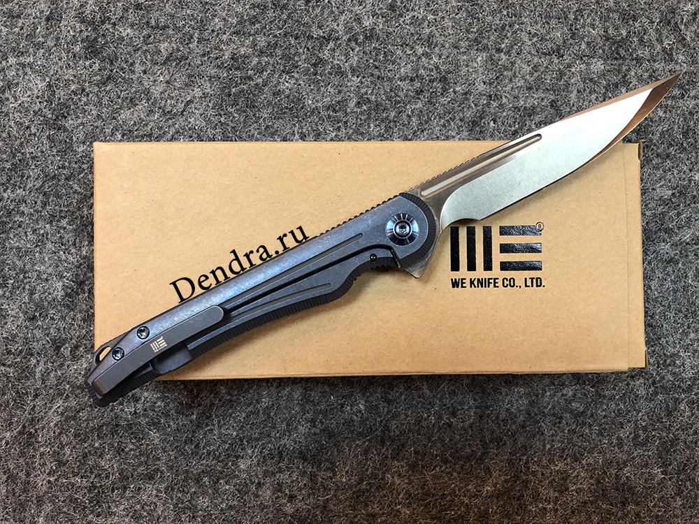 Нож складной, сталь CPM-S35VN, длина клинка 94,7 мм, рукоять титан, цвет синий, клипса, замок frame-