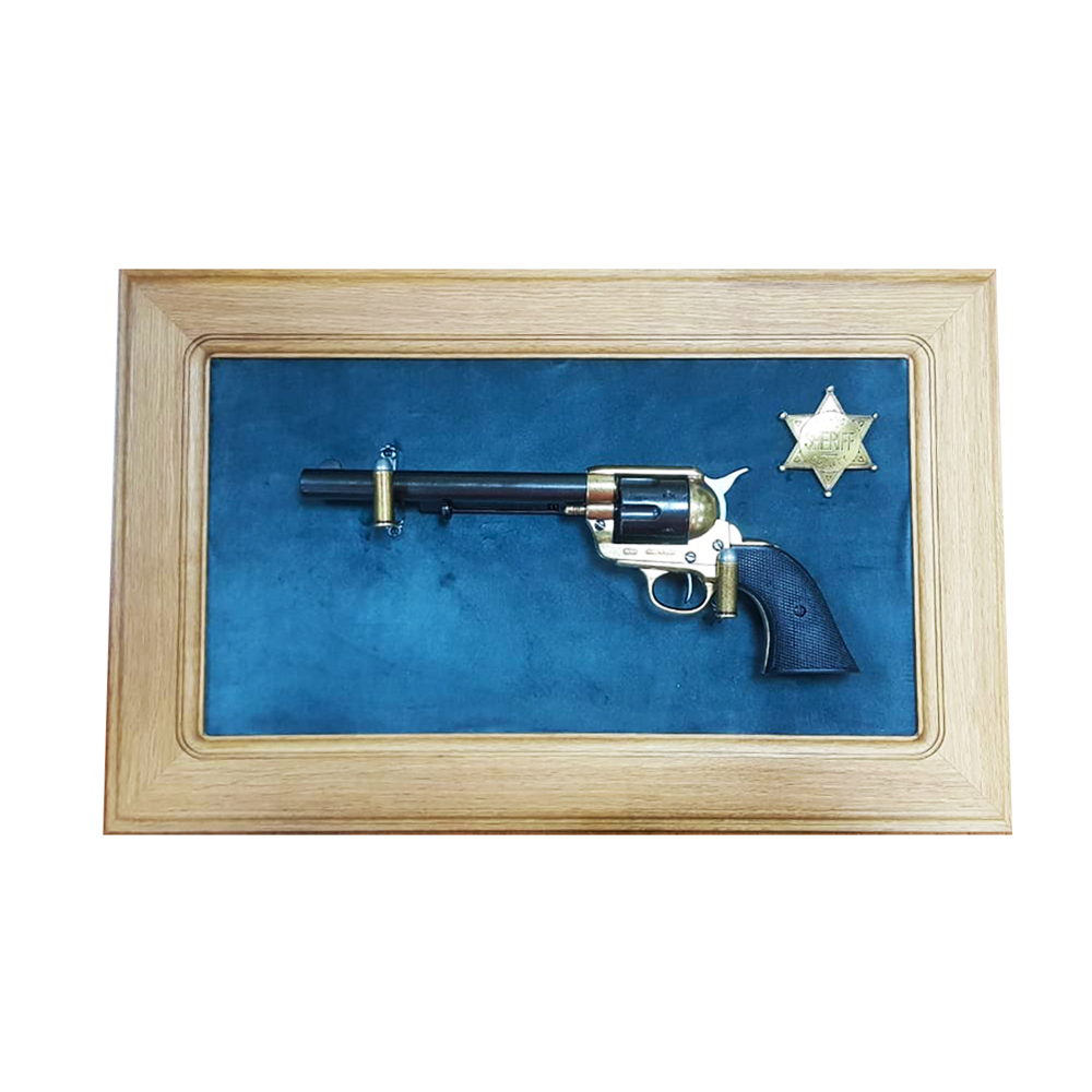 Револьвер кавалерийский системы Кольт, 7½", калибра .45, США 1873 г. на бархатном панно. Интерьерная Револьвер кавалерийский системы Кольт, 7½", калибра .45, США 1873 г. на бархатном панно. Интерьерная