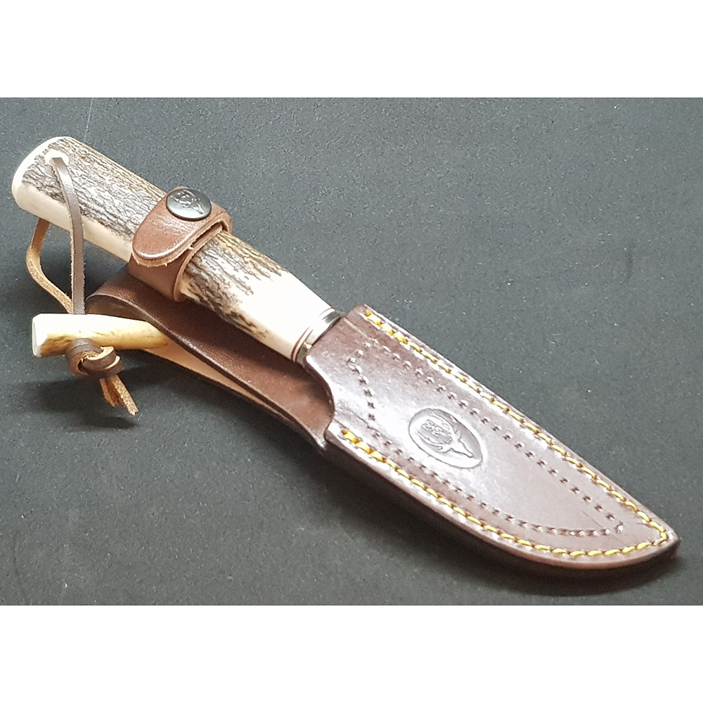 Нож "BEAGLE" с фикс клинком длиной 11см, рукоять рог оленя, ножны кожа Нож "BEAGLE" с фикс клинком длиной 11см, рукоять рог оленя, ножны кожа