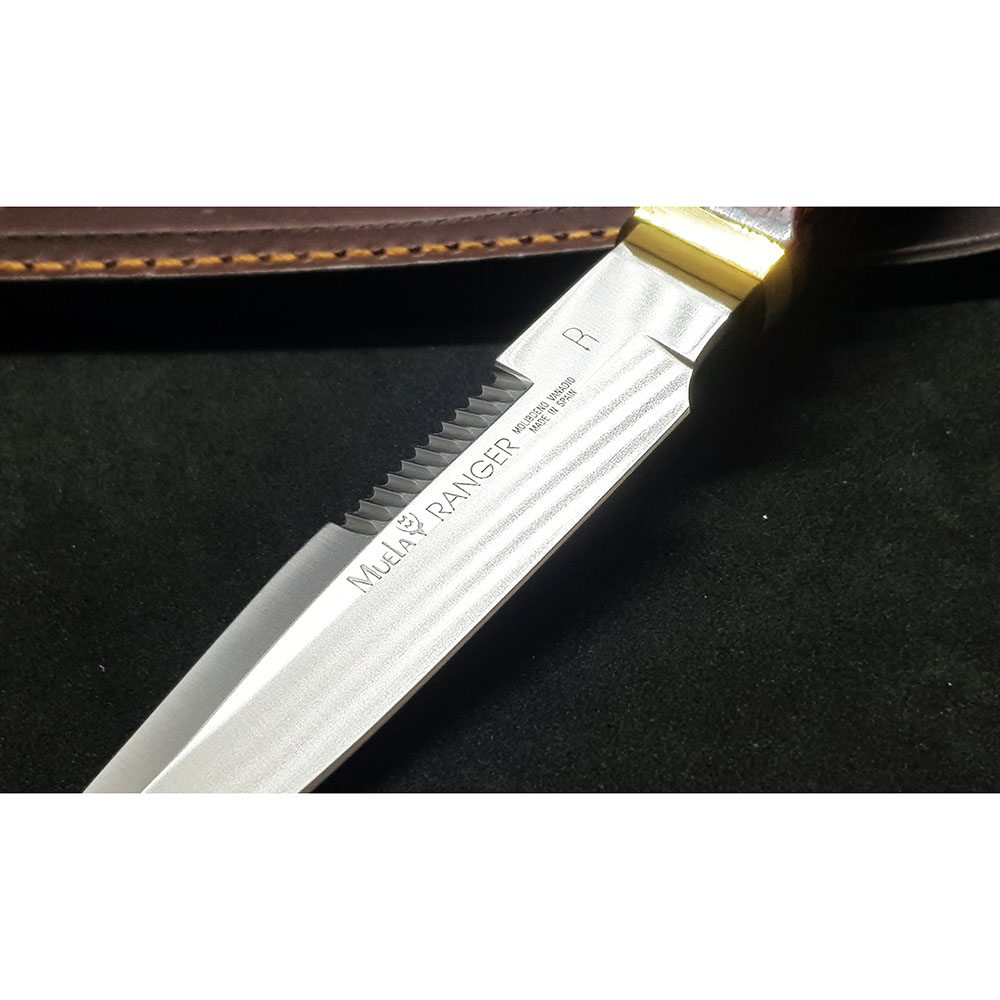 Нож "RANGER" с фикс клинком длиной 14 см пила на обухе, рукоять красная микарта, ножны кожа