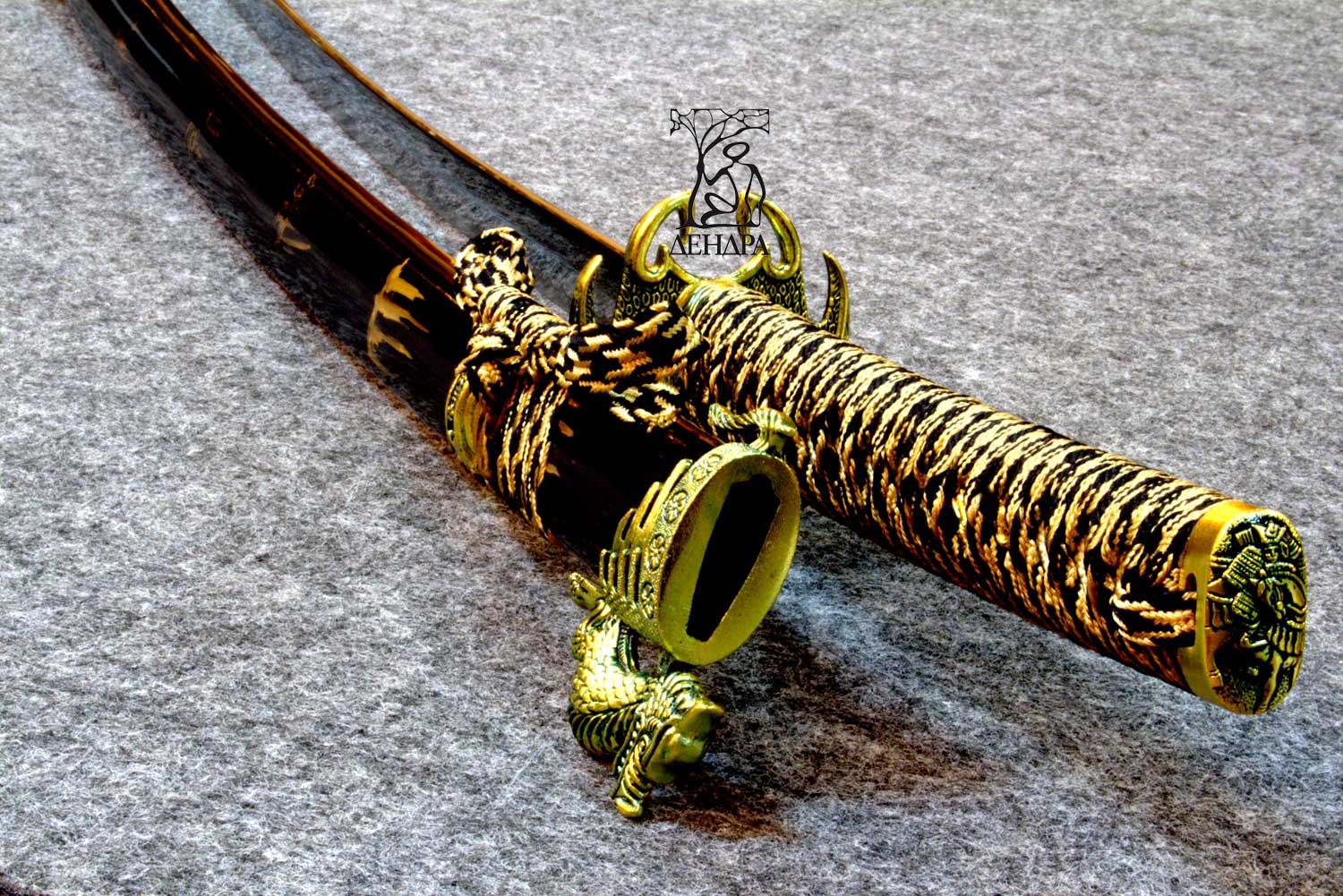 Катана, цвет черно-желтый, рукоять плетеная, ножны латунь Катана, цвет черно-желтый, рукоять плетеная, ножны латунь