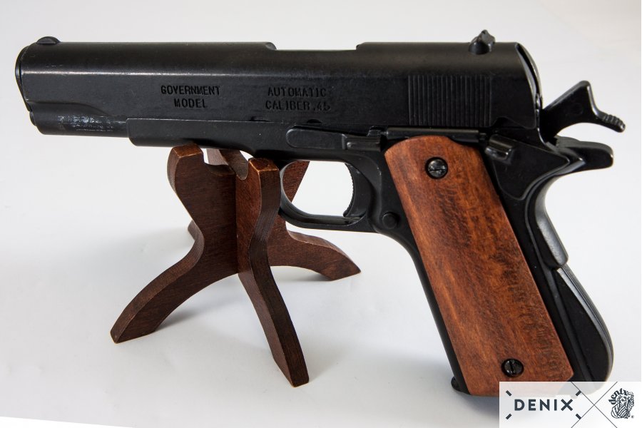 Пистолет автоматический M1911A1, .45 калибра, цвет черный, накладки из дерева, США, 1911 (1-я и 2-я