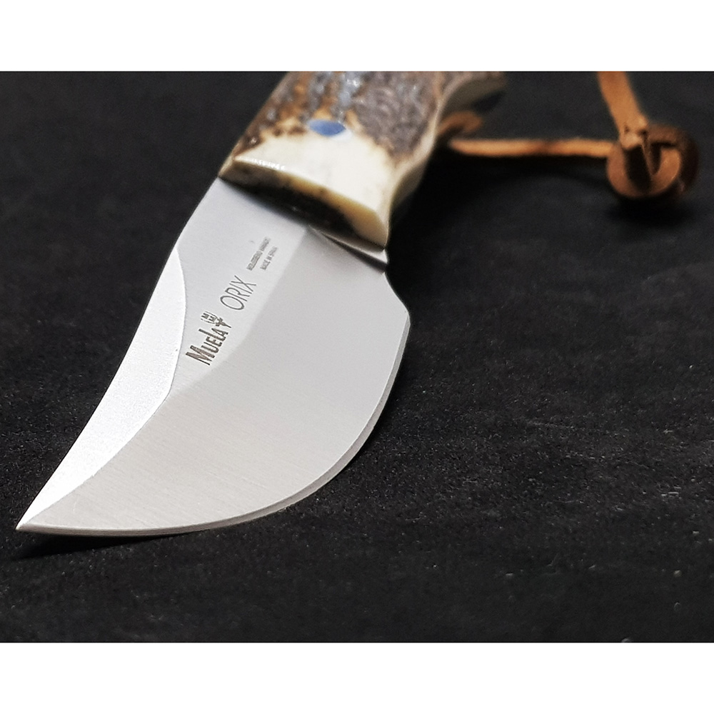 Нож-скиннер "ORIX", клинок 8 см, рукоять рог оленя, ножны кожа Нож-скиннер "ORIX", клинок 8 см, рукоять рог оленя, ножны кожа