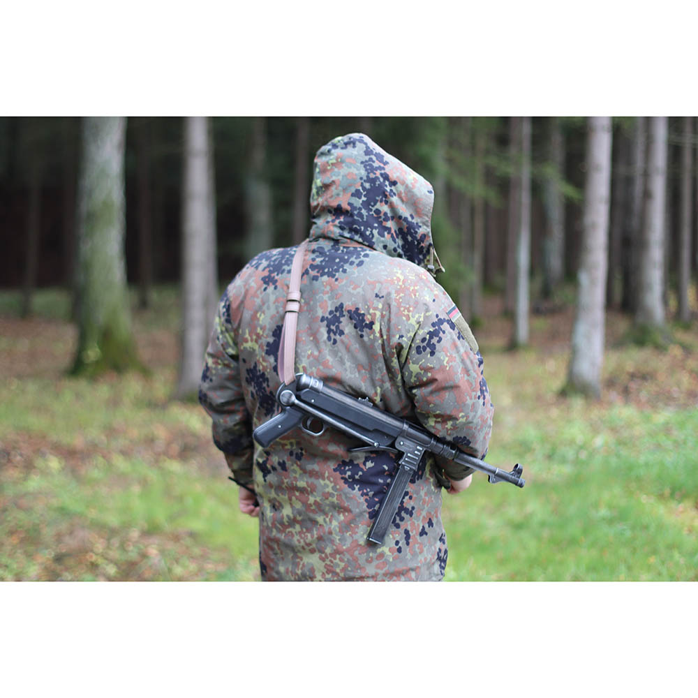 Автомат MP-40, 9мм, Германия 1940 г., 2-я Мировая Война), с ремнем, состаренный.