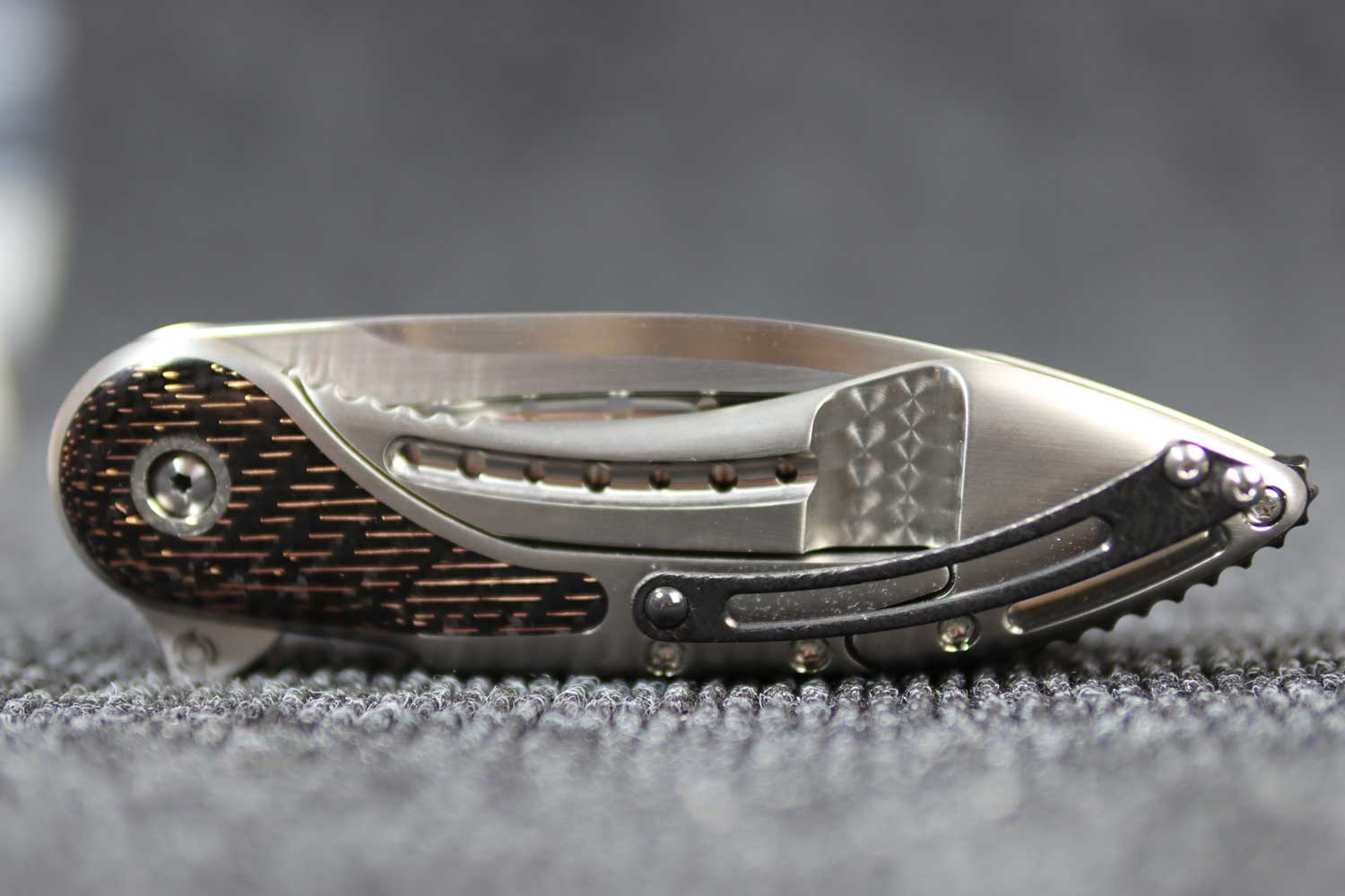 Коллекционный авторский складной нож Todd Begg Custom "Glimpse" Star Strike карбон