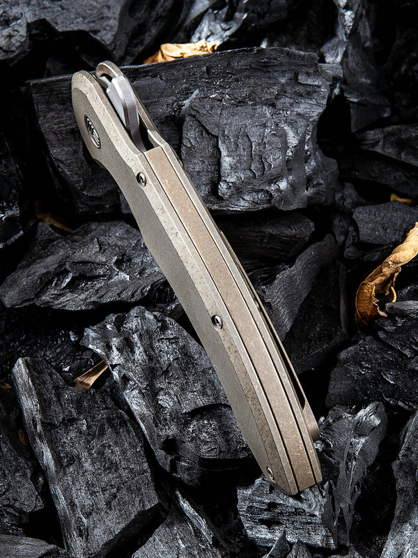 Нож складной FEROX 812A, цвет бронзовый, сталь Bohler M390 , длина клинка 92 мм, рукоять титан, fram